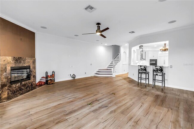 Building Photo - 651 Saxony Blvd