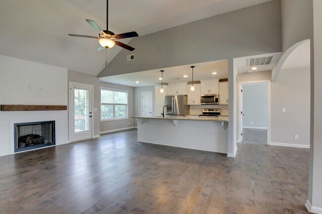 Building Photo - 1092 Barnhill Rd