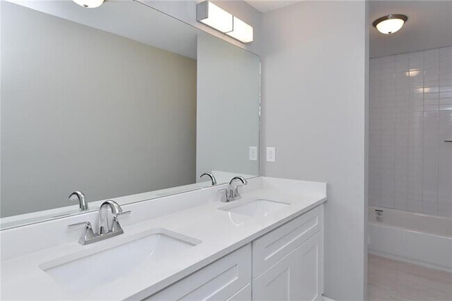 Building Photo - 4176 Triple Creek Ct NE