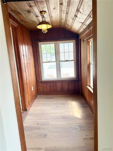 Building Photo - 1928 Macklind Ave