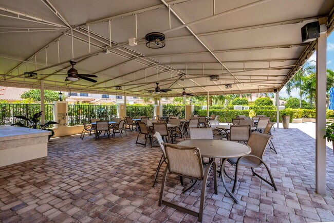 Building Photo - 773 Windermere Way