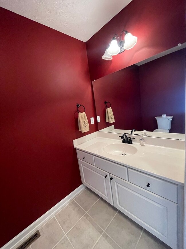 Building Photo - Duplex in Turner Ashby School District
