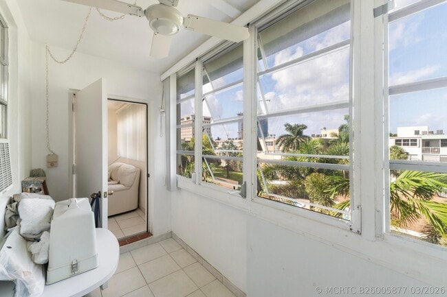 Building Photo - 1333 E Hallandale Beach Blvd