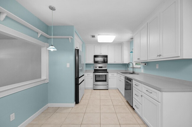 Building Photo - 5229 Compass Ct
