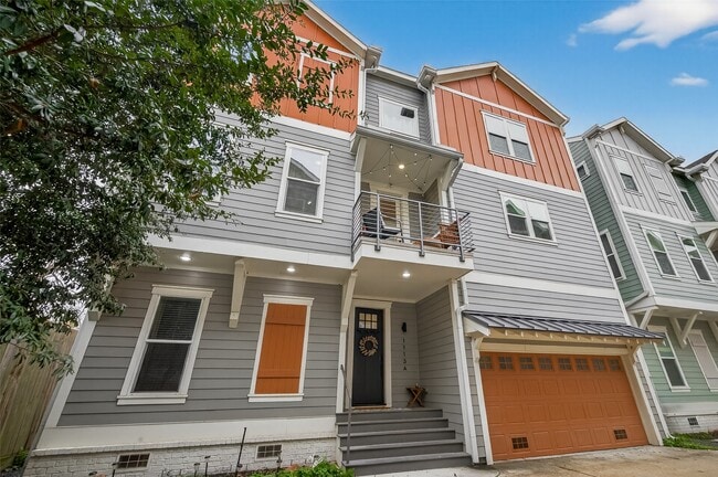 Building Photo - 1113 W 15th 1/2 St