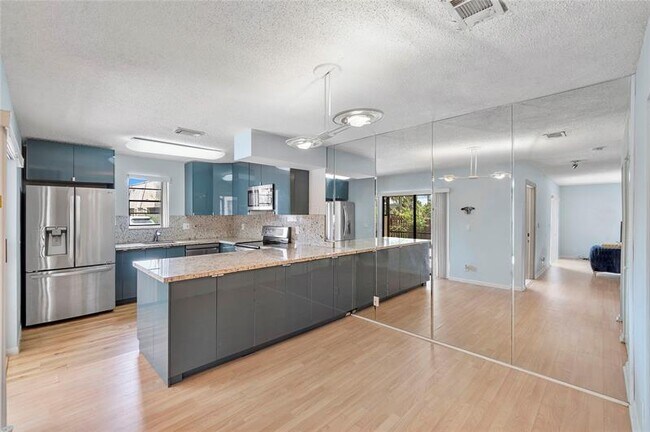 Building Photo - 2515 NW 99th Ave