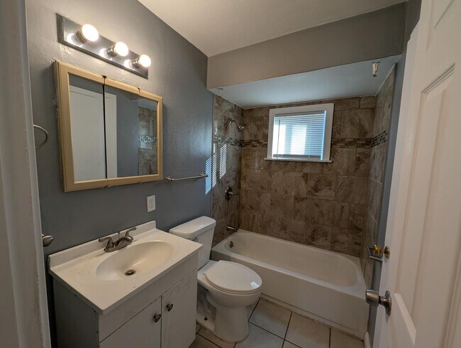 Building Photo - Best of Berkley Bungalow