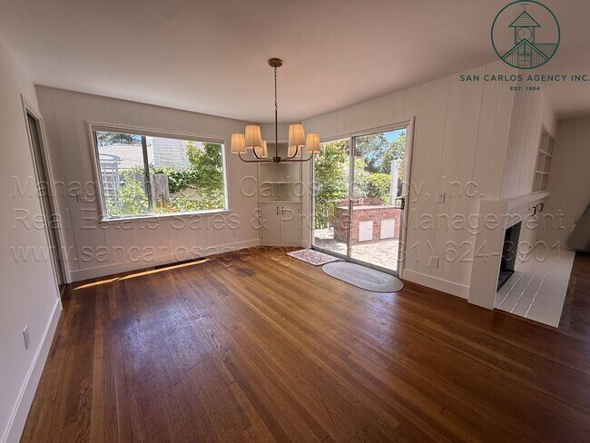 Building Photo - Recently Updated Three Bedroom Upper Hatton Fields Home