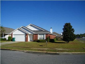 Building Photo - "Spacious 4-Bedroom home in Fort Walton Be...