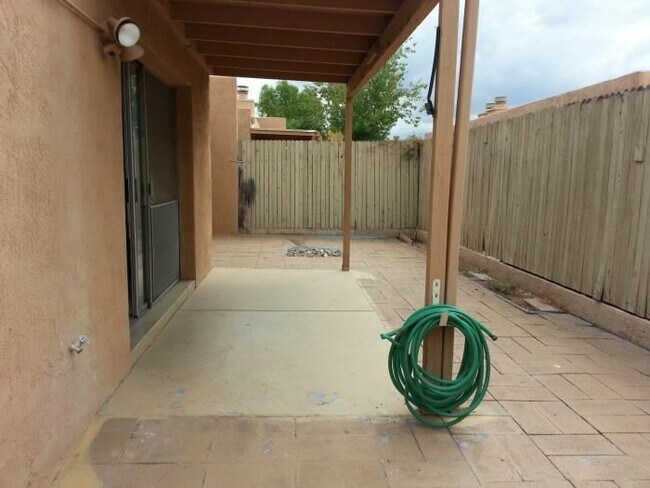 Building Photo - 4997 N Plaza Amor