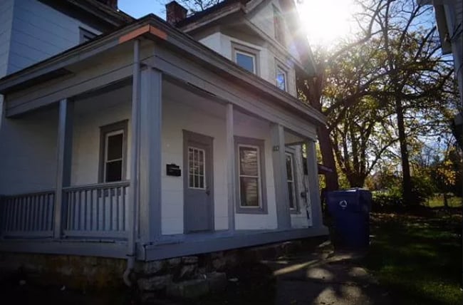 Building Photo - 106 W Hickman St