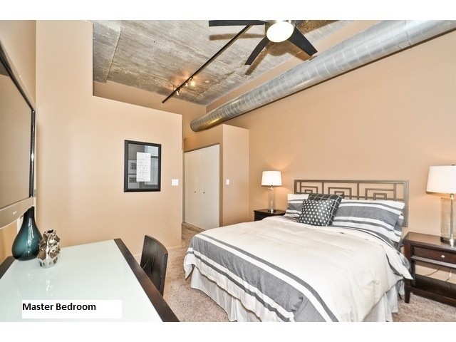 Master Bedroom - 758 N Larrabee St