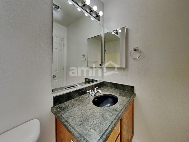 Building Photo - 15617 W Caribbean Ln