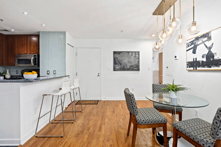 Building Photo - 1445 N St NW