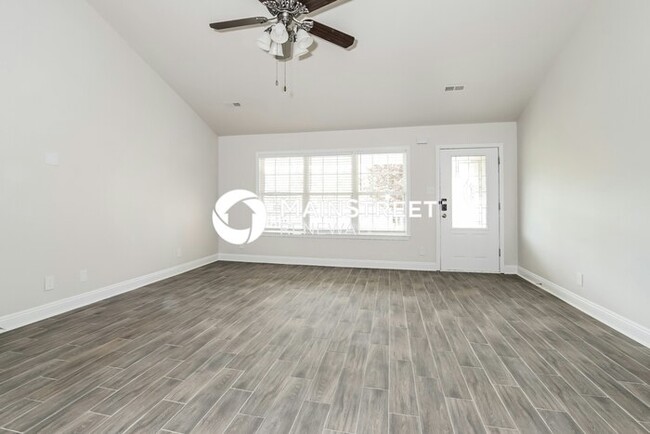 Building Photo - 335 Flora Dr