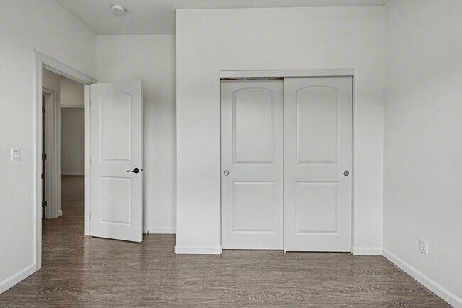 Building Photo - 3 bed, 2 bath home in West Salem's Brush College neighborhood