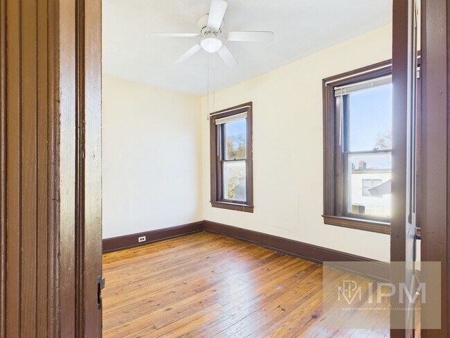 Building Photo - 24 N Main St