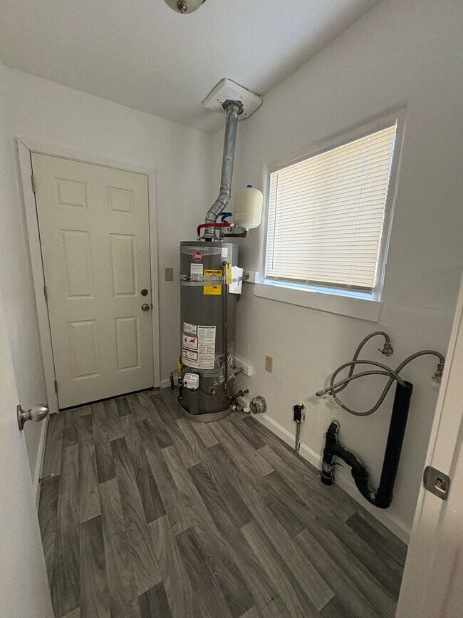 Building Photo - 3730 Ivy St