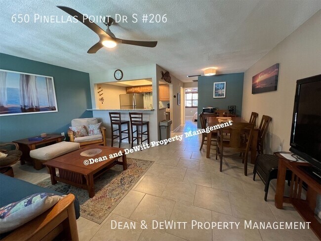 Building Photo - 650 Pinellas Point Dr S