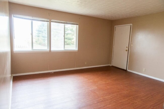 Building Photo - Countryside Villas Apartments