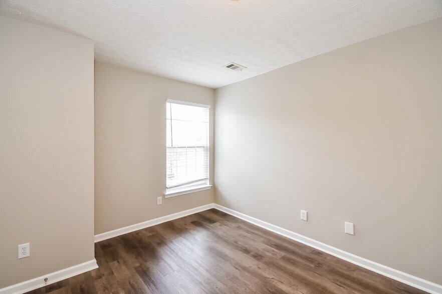 Building Photo - 239 Topaz Dr