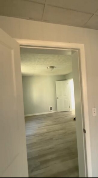 Building Photo - 513 Fayette St