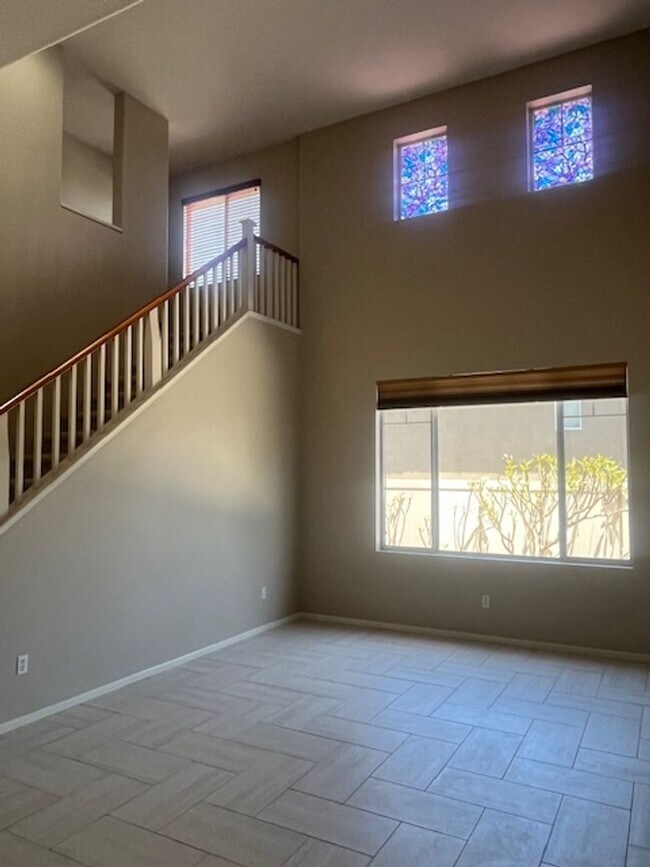 Building Photo - Beautifully Updated 5-Bedroom Home with City Views in Prime Corona Location
