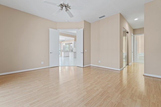 Building Photo - 8120 SE Paurotis Ln