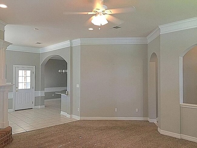 Building Photo - Close to Barksdale Air Force Base...