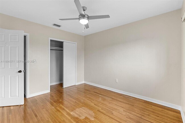 Building Photo - 1221 NW 34th Ave