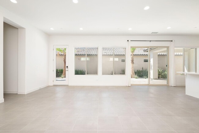 Building Photo - 80422 Platinum Wy