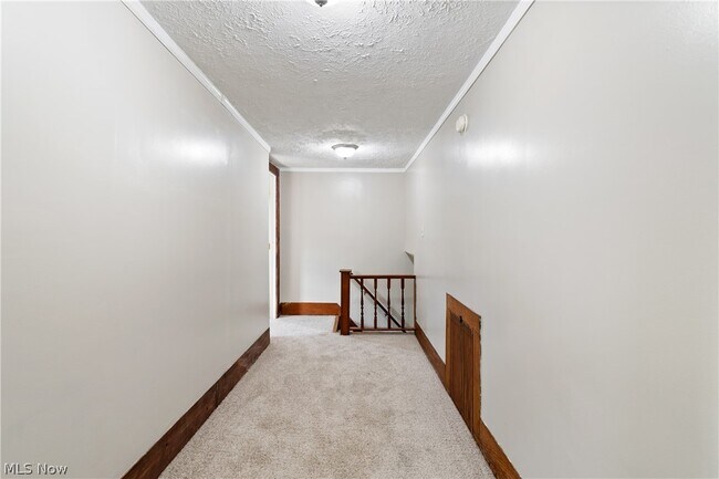 Building Photo - 132 31st St SW