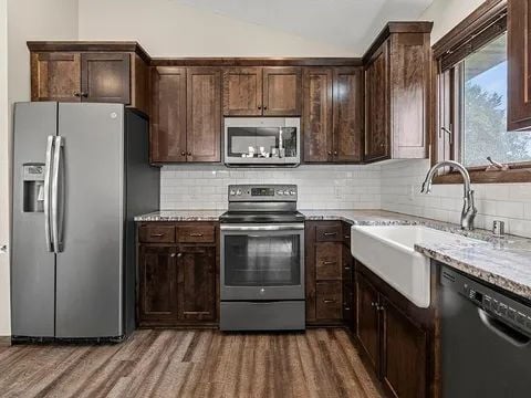 Building Photo - Charming 4-Bedroom Home in Waconia with Spacious 2,140 Sq Ft Living Space!