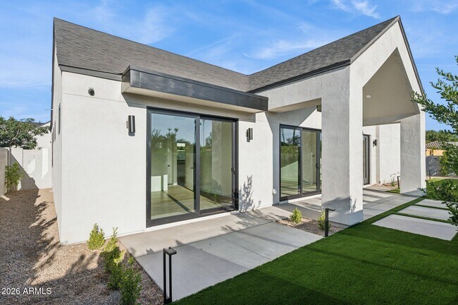 Building Photo - 6306 N 10th Dr