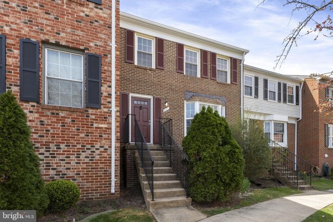 Primary Photo - 941 Sherwood Ct