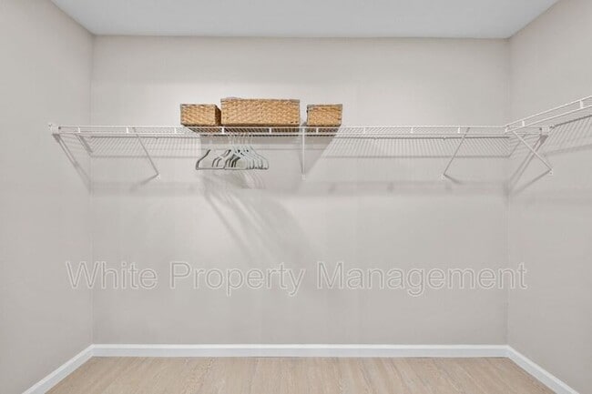 Building Photo - 2620 Englehardt St