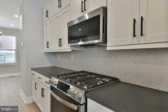 Building Photo - 328 Walnut St