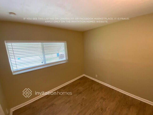 Building Photo - 126 S 11th St