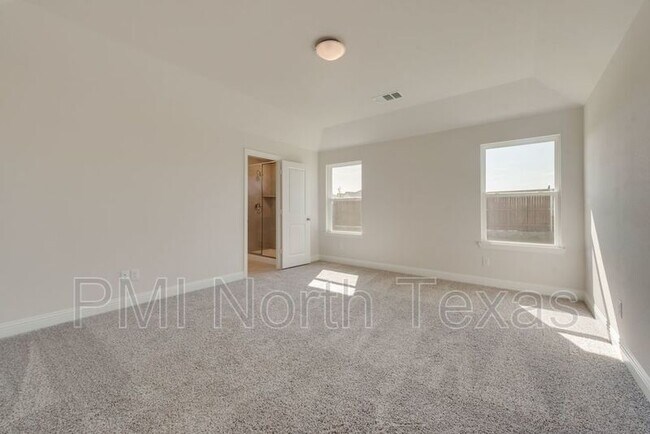 Building Photo - 505 Portina Dr