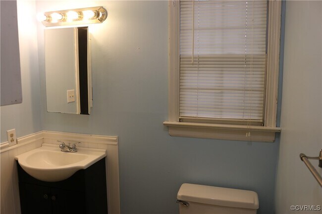 Building Photo - 2923 McManaway Dr