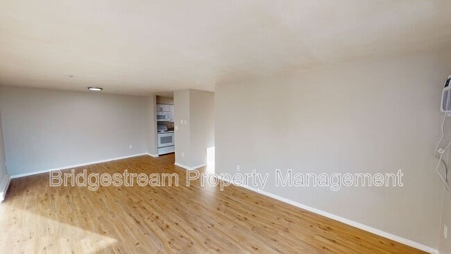 Building Photo - 95 N Gebhart Church Rd