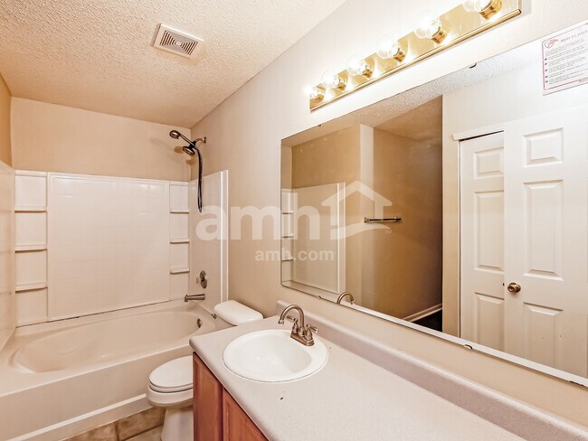 Building Photo - 6768 W Philadelphia Dr