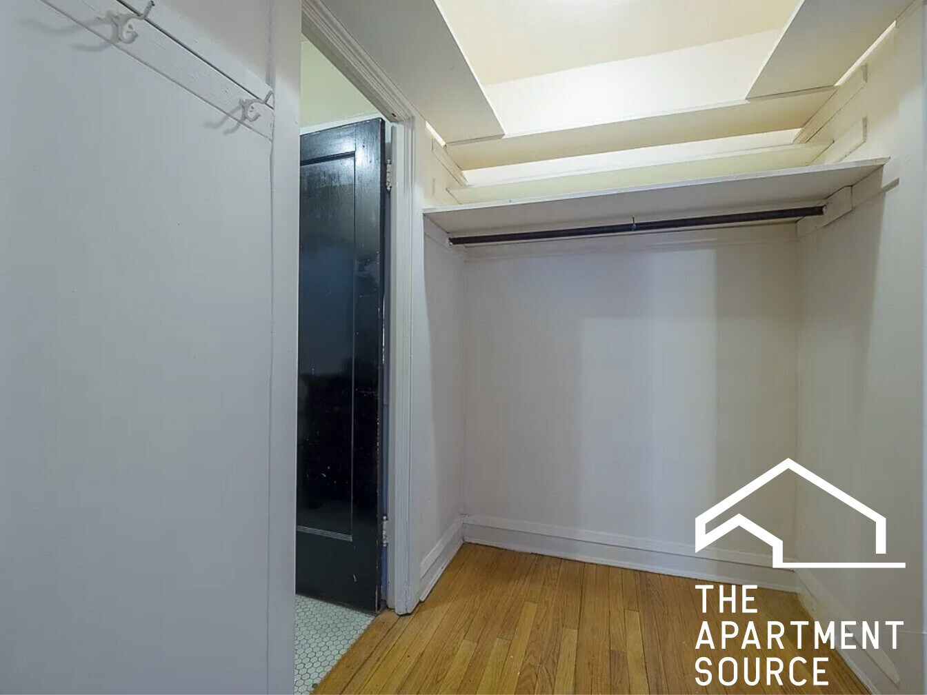 Building Photo - 4856 N Leavitt St