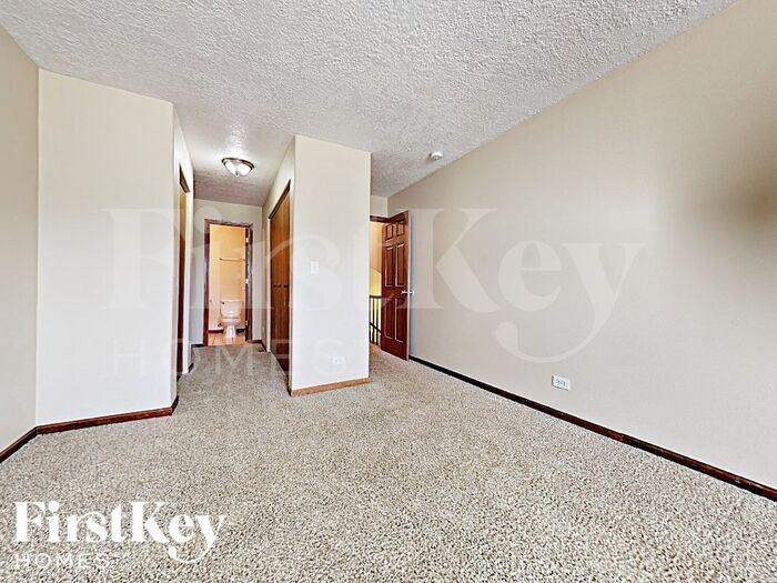 Building Photo - 901 Autumn Ln