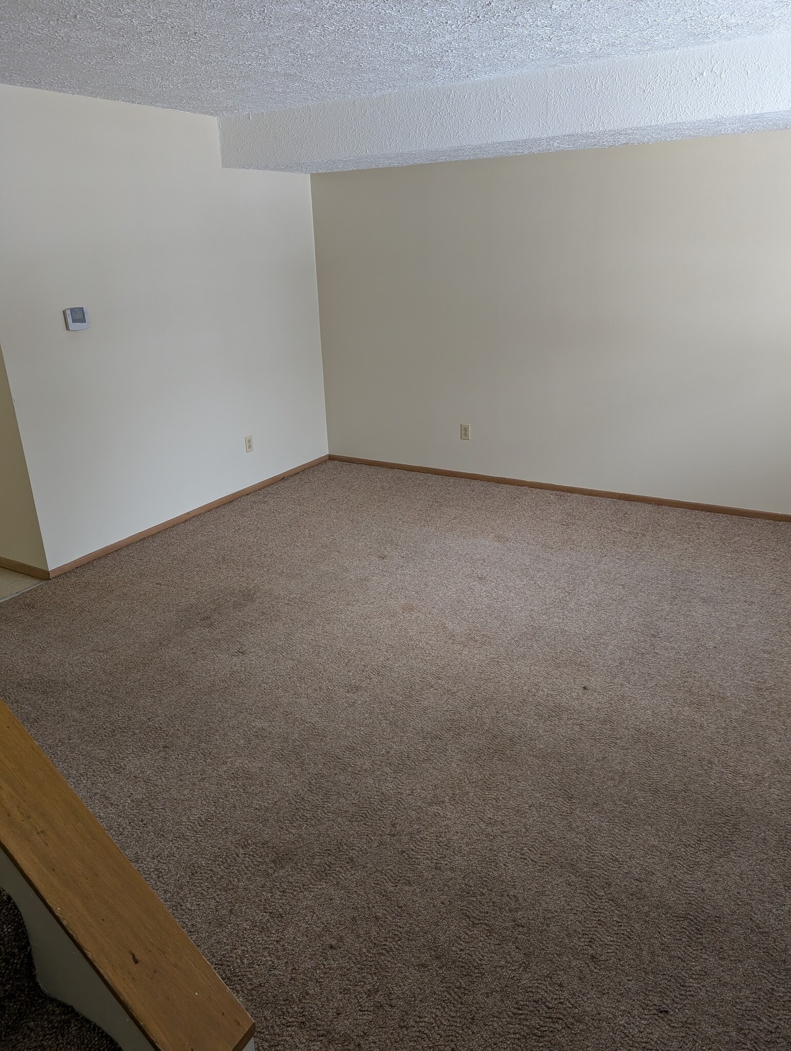 Building Photo - 521 Hinderer Ave SW