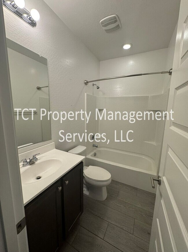 Building Photo - Beautiful Home in Spur Cross with Custom Touches