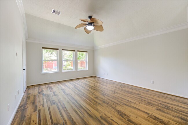 Building Photo - 15831 Laurel Cove