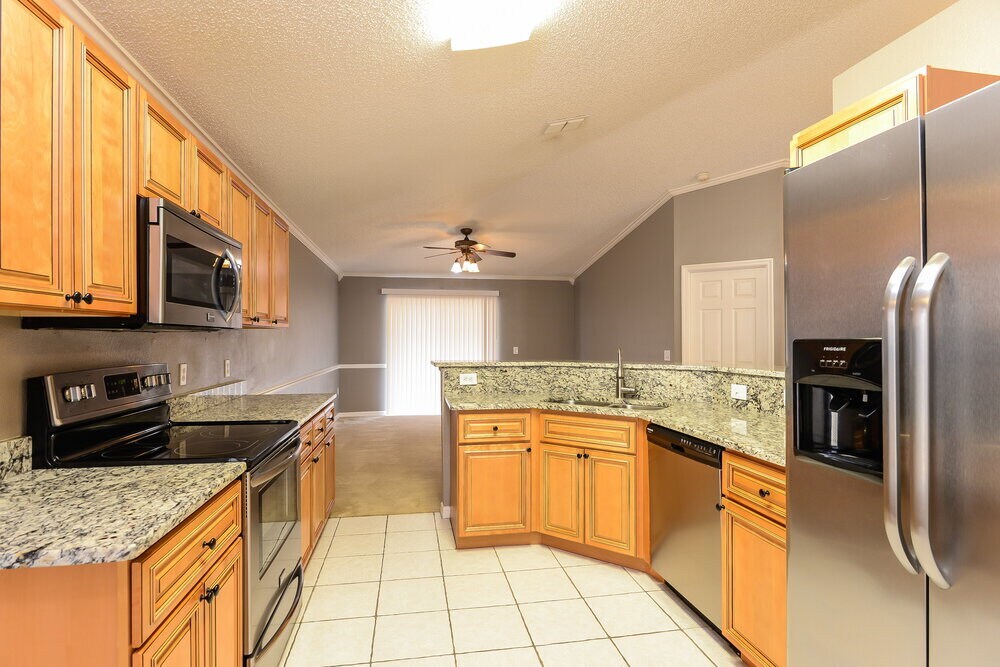 Building Photo - 12934 Lake Vista Dr