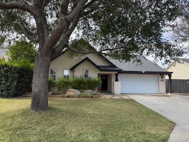 Building Photo - Los Alamos Fabulous Home