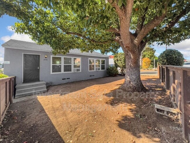 Primary Photo - 2332 Westwood St